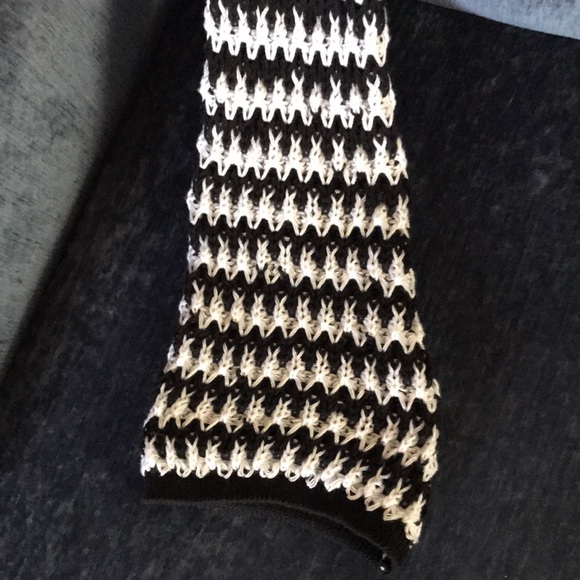 Subdued Knitted black and white sweater - Picture 3 of 4